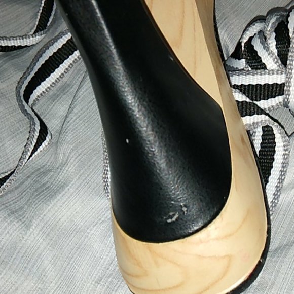 NWT women's heeled strap-up Sandler's tie up calf - Picture 10 of 11